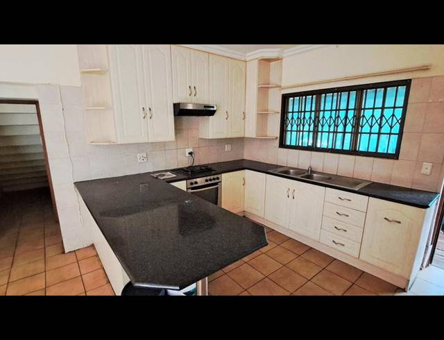 4 BEDROOM HOUSE FOR SALE IN ELANDSRAND